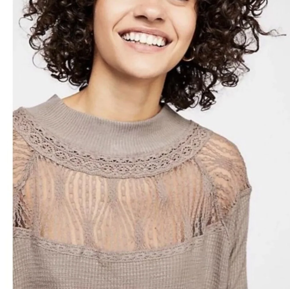 FREE PEOPLE SpringValley Waffle Knit Lace Boho LongSleeve Top.Taupe Gray. SM